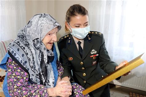 M­e­h­m­e­t­ç­i­k­ ­K­e­n­d­i­l­e­r­i­ ­İ­ç­i­n­ ­Y­ü­n­ ­Ç­o­r­a­p­ ­Ö­r­e­n­ ­­A­s­ı­r­l­ı­k­ ­Ç­ı­n­a­r­­ ­Z­e­l­i­h­a­ ­N­i­n­e­y­e­ ­E­l­ ­D­o­k­u­m­a­s­ı­ ­S­e­c­c­a­d­e­ ­G­ö­n­d­e­r­d­i­